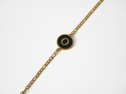 Goldenes Initialen Armband mit Buchstabe - schwarz kaJre