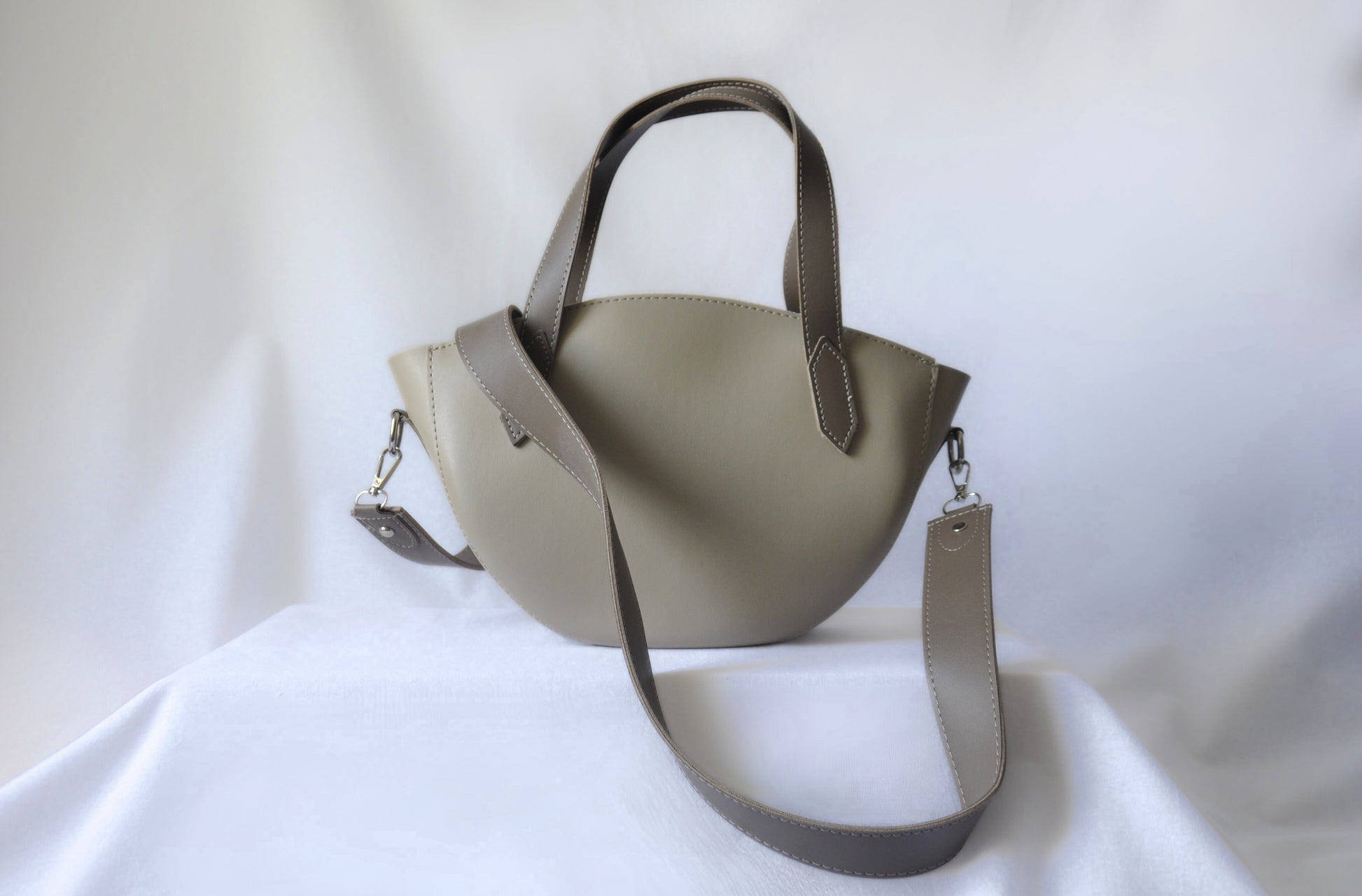 Crossbody Halbmond Bag kaJre