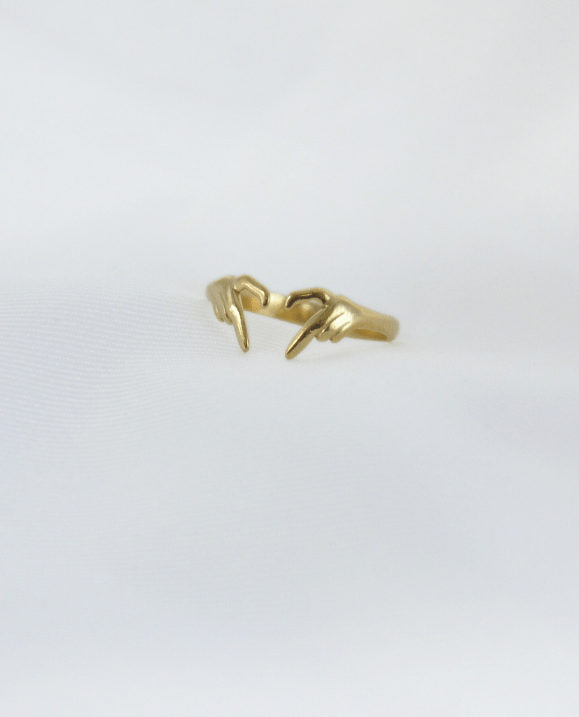 Mordener Ring mit Herzhand - Geste - kaJre - Kette