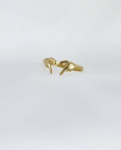 Mordener Ring mit Herzhand - Geste - kaJre - Kette